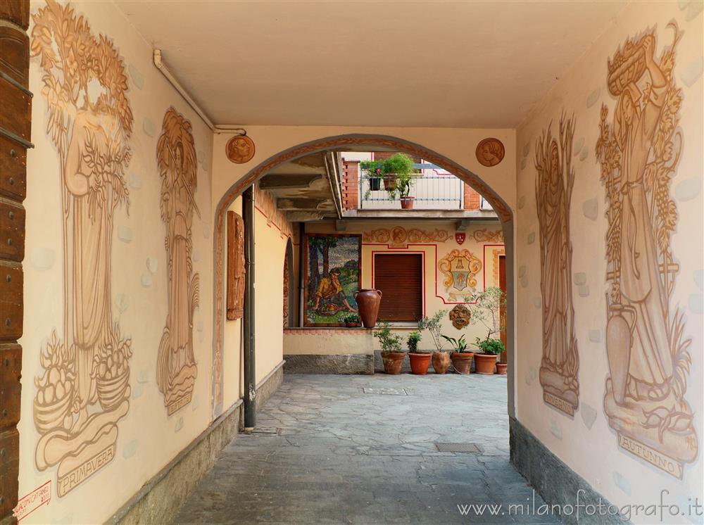 Oggiono (Lecco, Italy) - Court of a house of the town